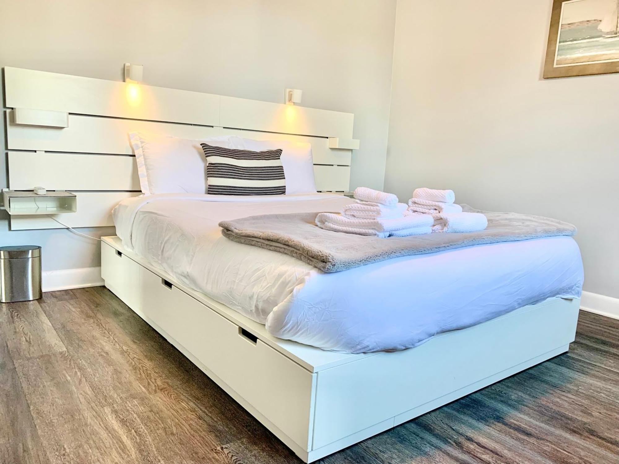 Simply Stays Ottawa Room photo